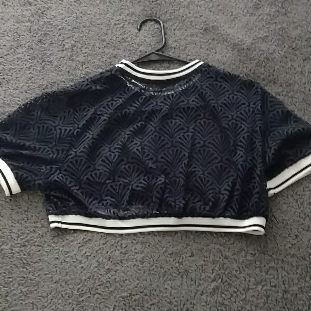Sheer Zara butterfly patch crop top - Picture 2 of 2